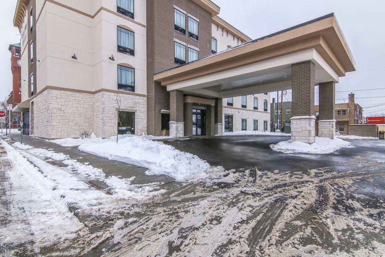 Cobblestone Inn & Suites - Menomonie/Uw-Stout Exteriér fotografie